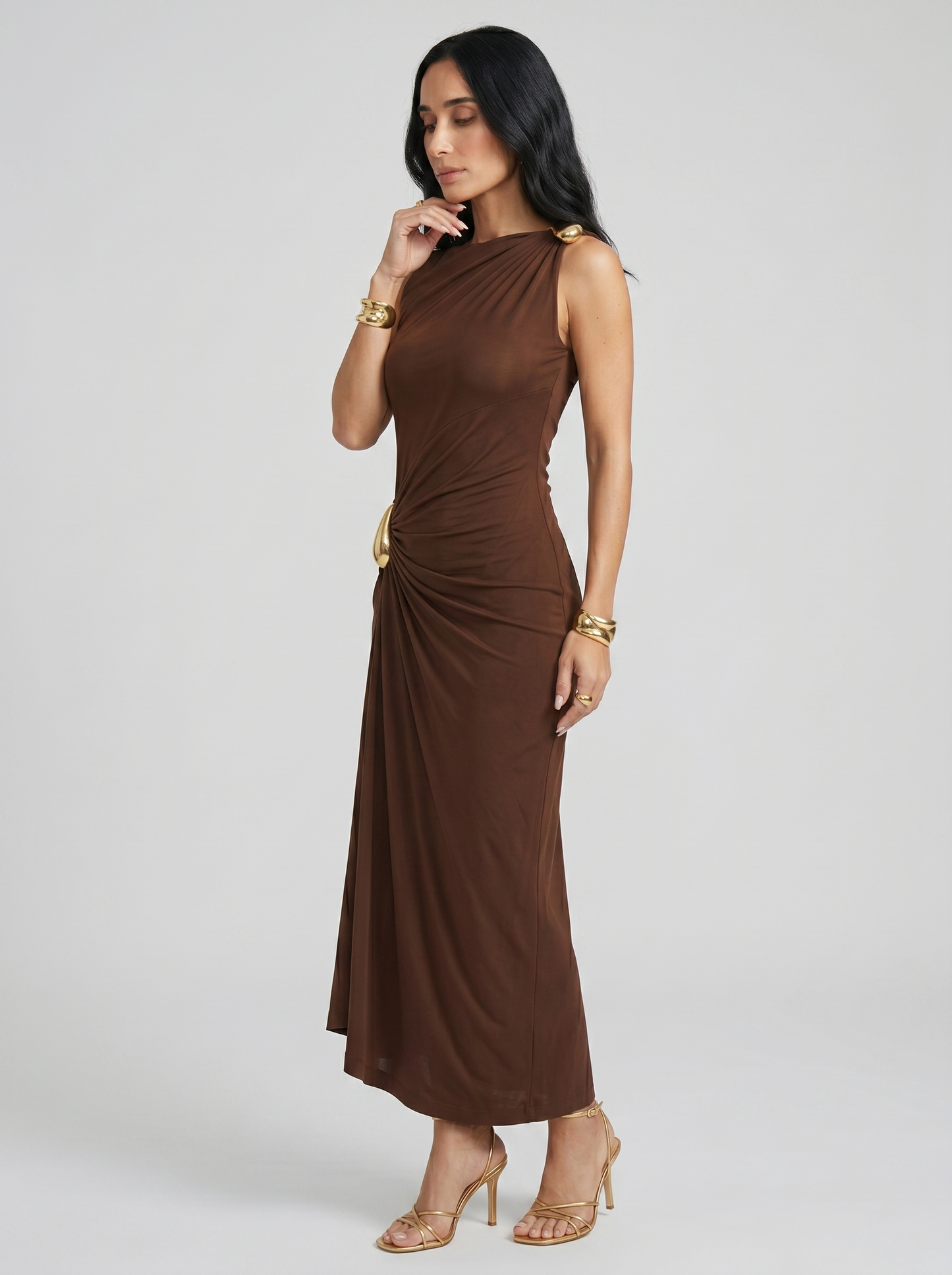 Elena | Vestido Elegante con Enganches Dorados