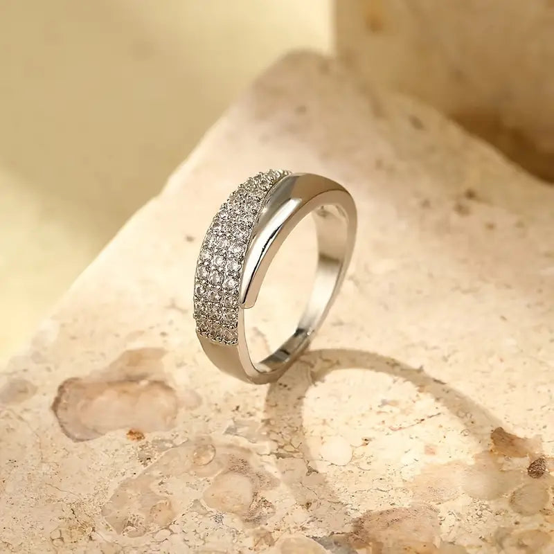 Claudia | Anillo Elegante con Piedras Preciosas