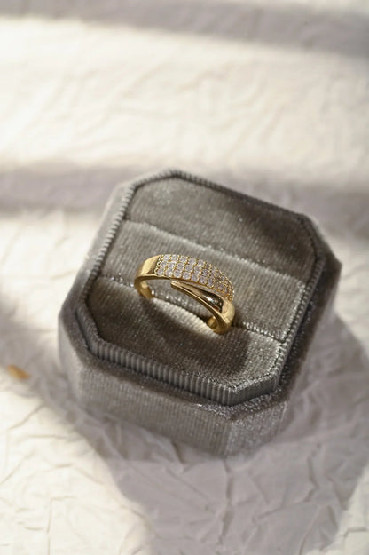 Claudia | Anillo Elegante con Piedras Preciosas