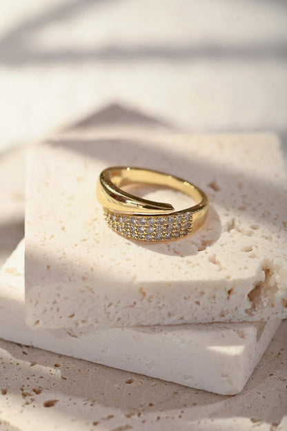Claudia | Anillo Elegante con Piedras Preciosas