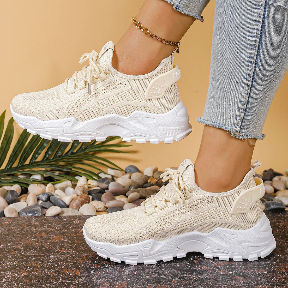 Zapatillas Ainara con suela elevada de Luna Sanz