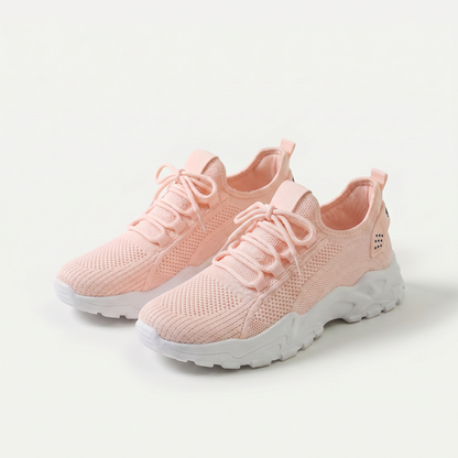 Zapatillas ergonómicas Ainara de Luna Sanz sobre fondo claro