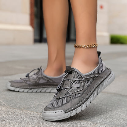 Zapatillas Candela en look casual de día
