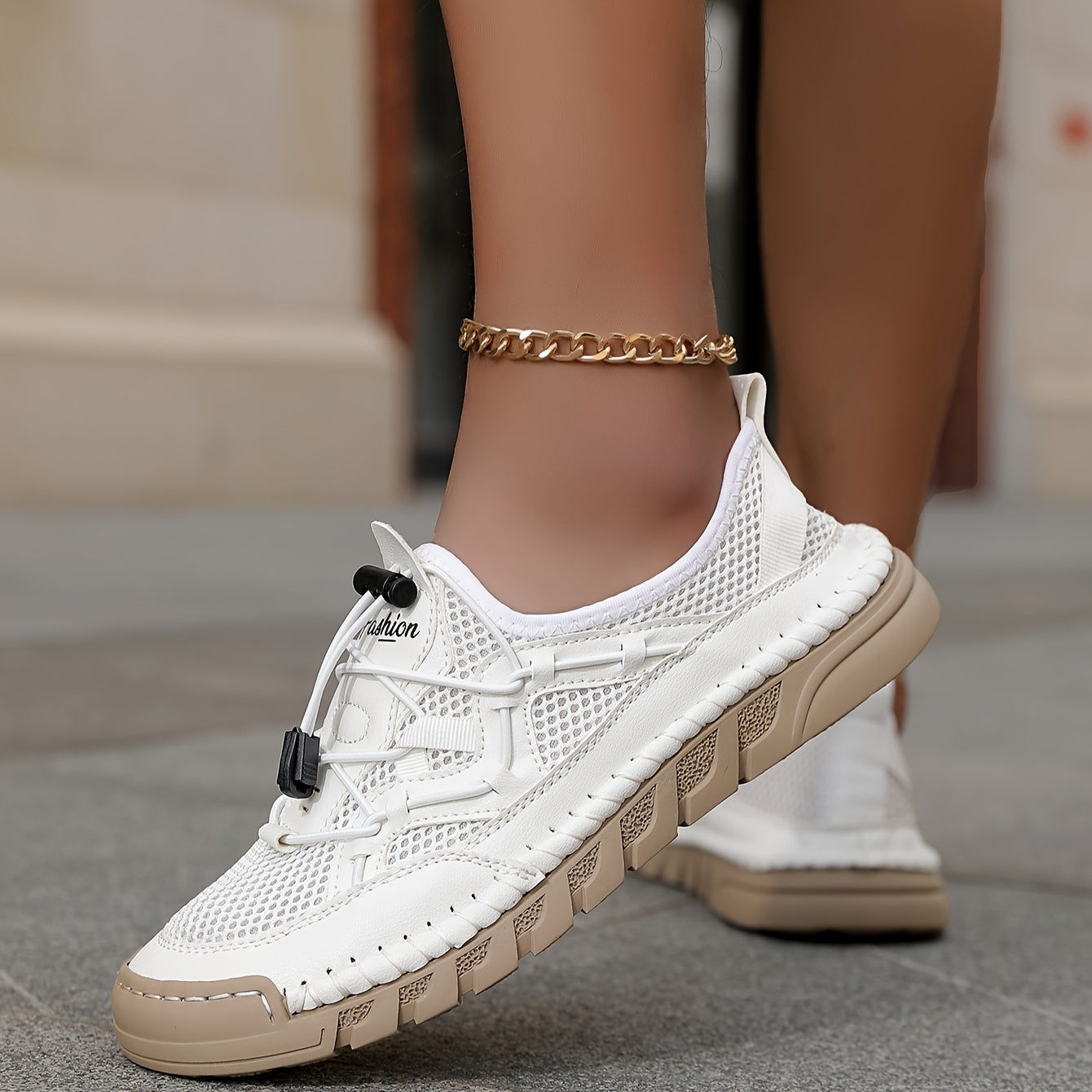 Detalle del cierre rápido de las zapatillas Candela
