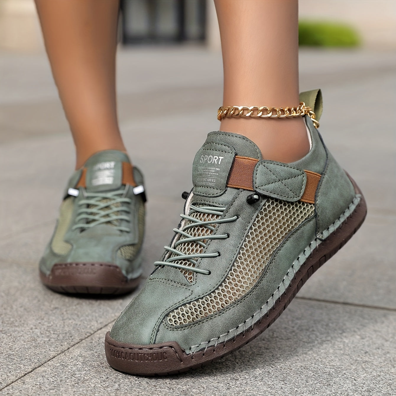 Zapatillas Jara combinadas con look de verano