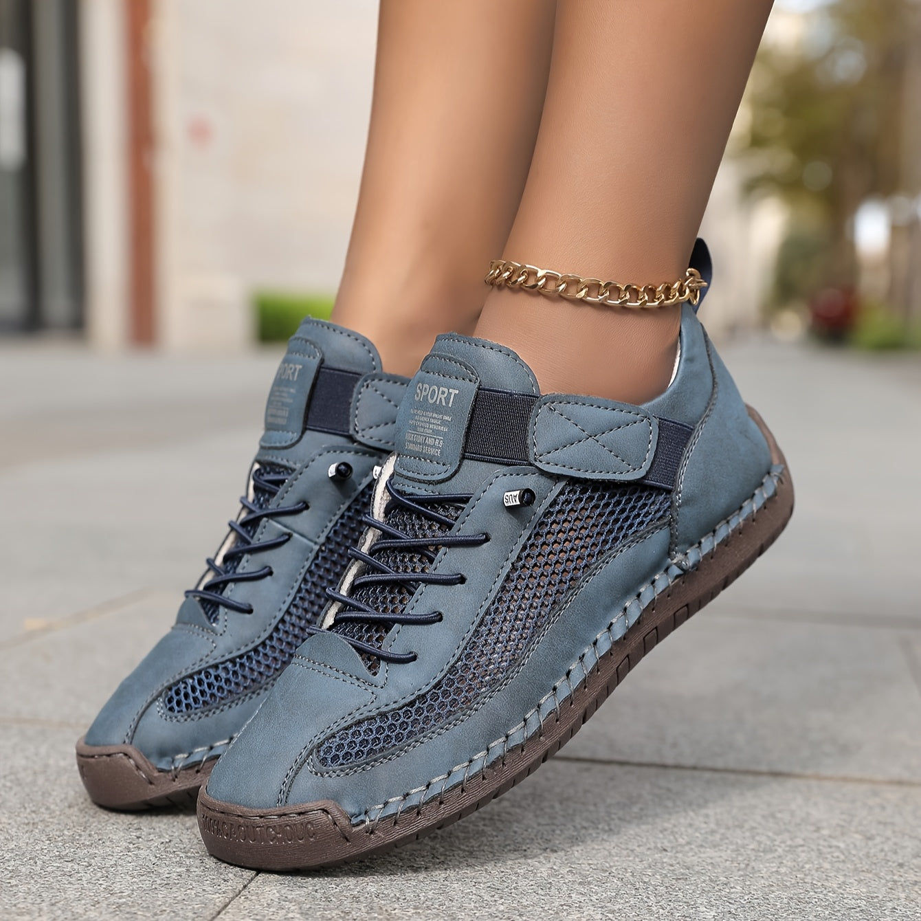 Detalle de la plantilla extraíble de las zapatillas Jara
