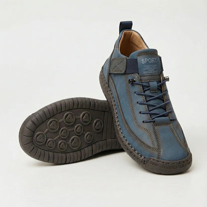 Zapatillas slip-on Yaiza de Luna Sanz sobre fondo neutro
